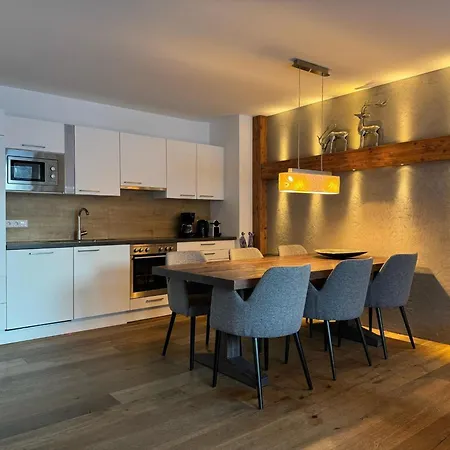 Elegant Neukirchen Apartment For 8 * Neukirchen am Grossvenediger